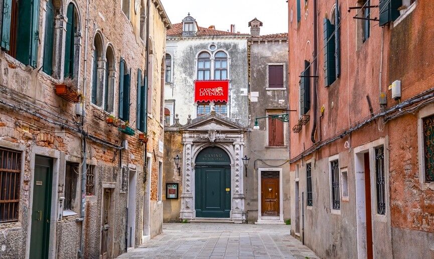 Italy Set to Release Land-Based Gambling Reform Decree Impacting Licences and Market Structure