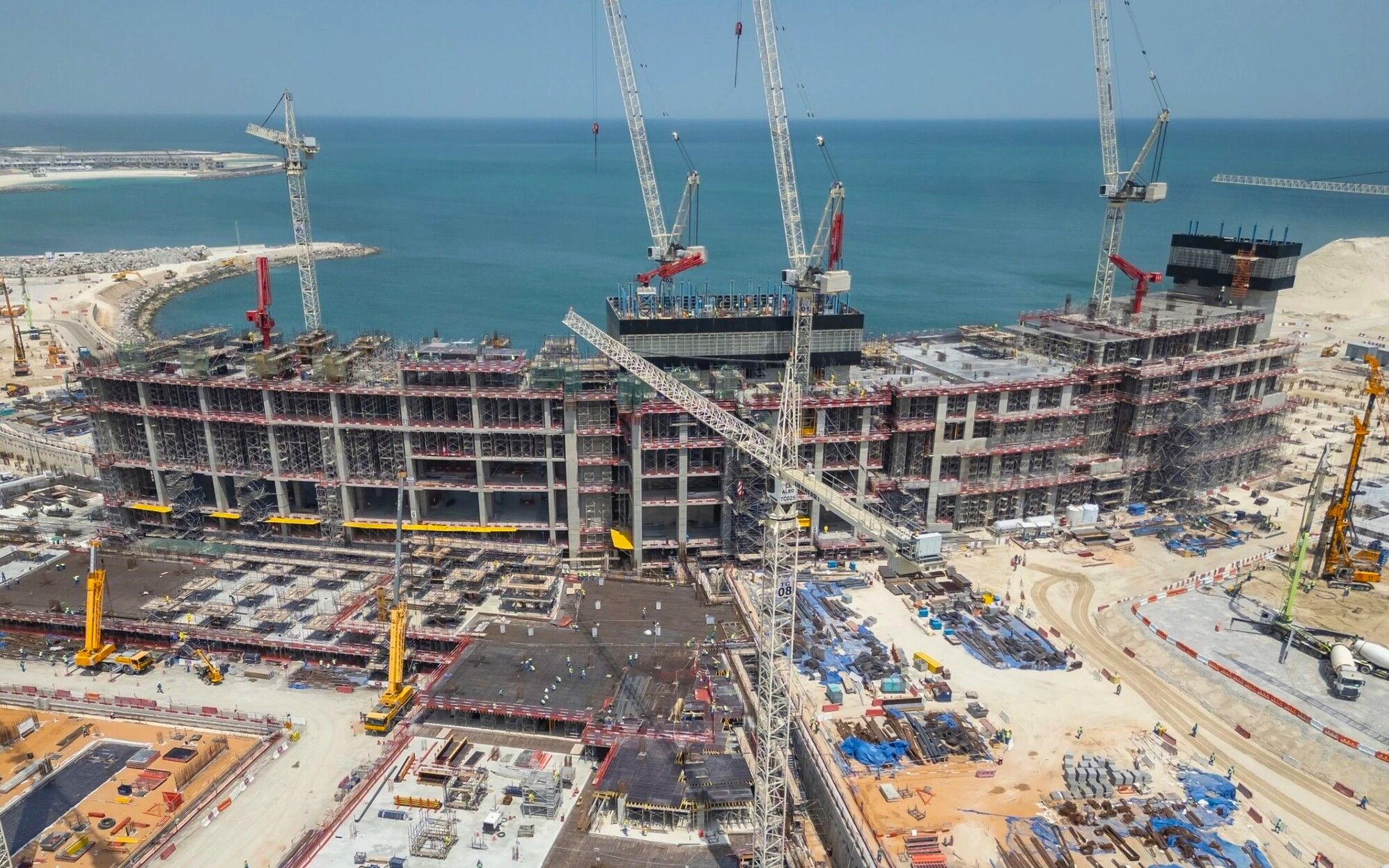 Wynn Resorts, Wynn Al Marjan Island, MGM Resorts International